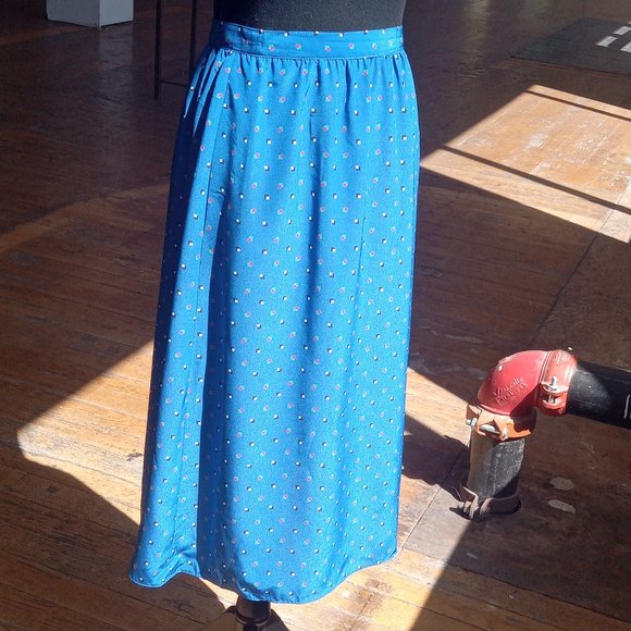 Vintage Blue Skirt - Picture 3 of 6